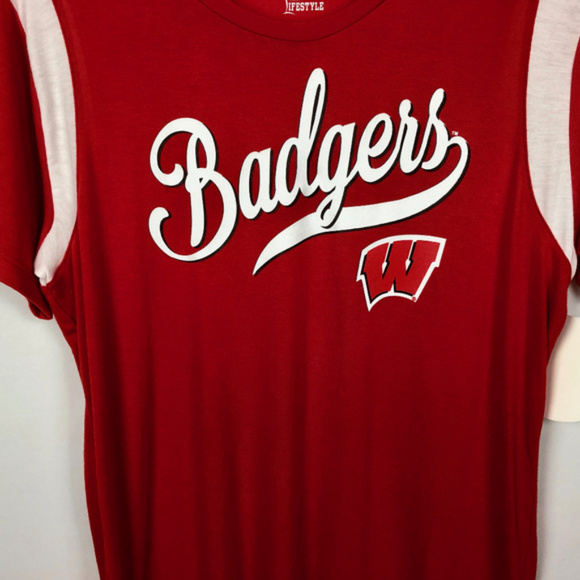 Wisconsin Badgers Women's Tee - NWOT! - Picture 4 of 4